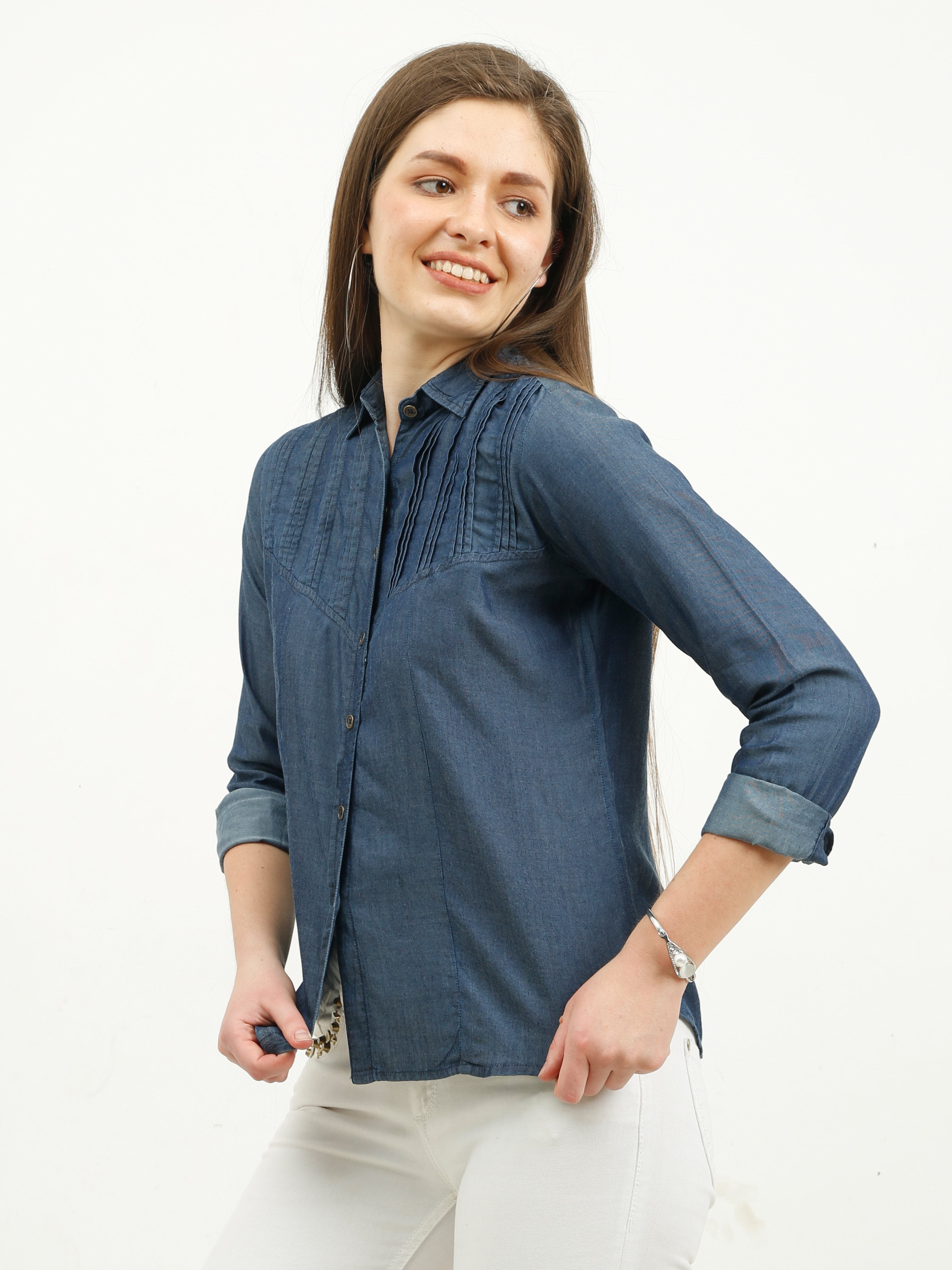 Clasic Collar Shirt with Pintuck